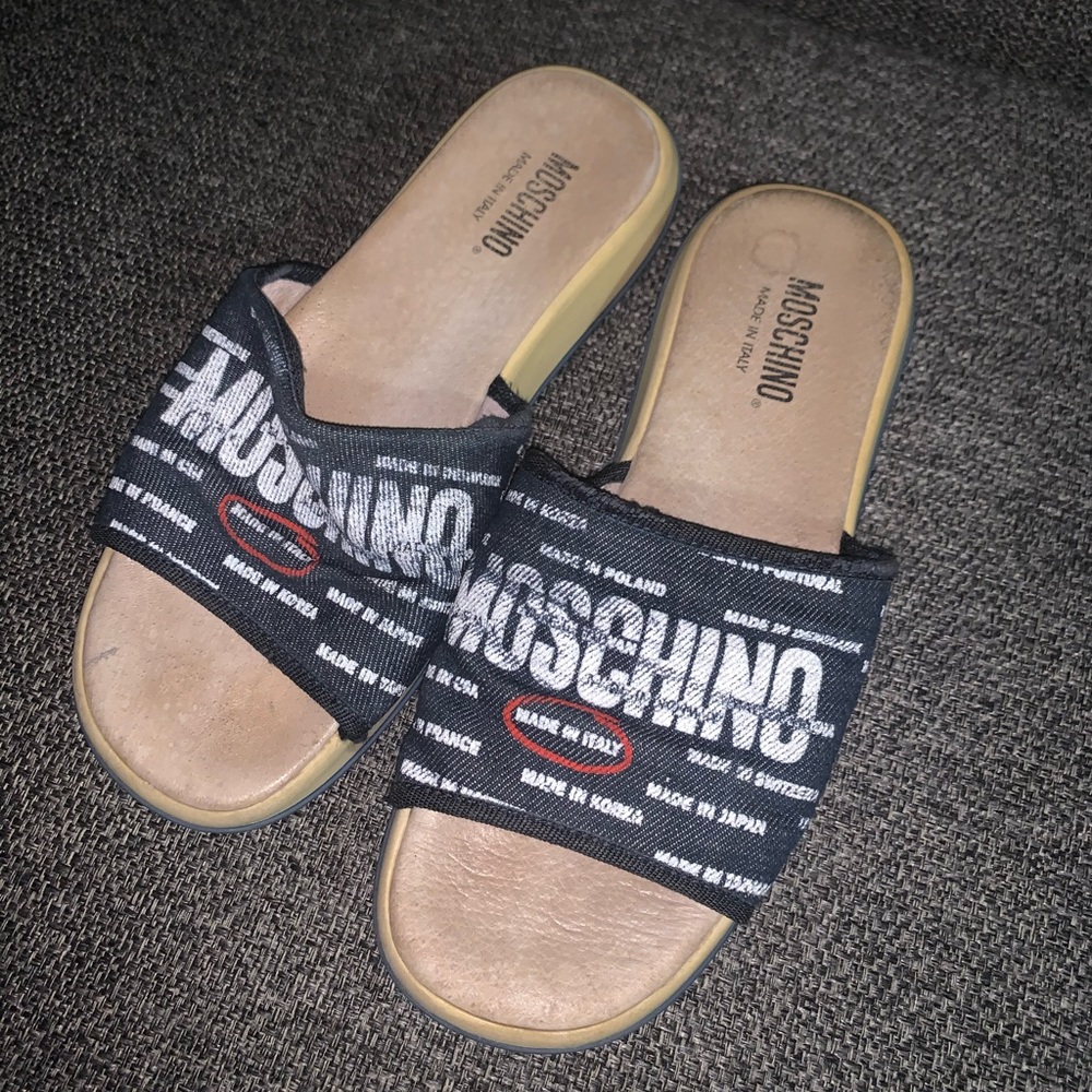 Moschino slides